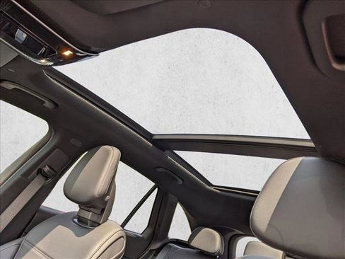 Certified 2025 Mercedes-Benz GLC 300 4MATIC image 15