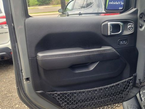 Used 2021 Jeep Wrangler Unlimited Sahara AWD/4WD image 10