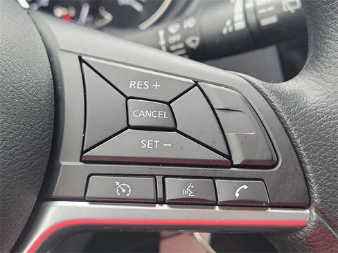 Used 2018 Nissan Rogue S image 25