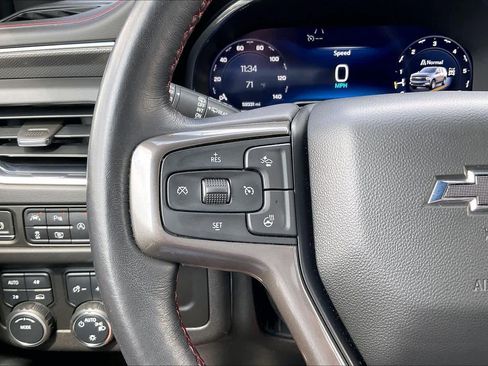 Used 2022 Chevrolet Suburban RST w/ Luxury Package image 23