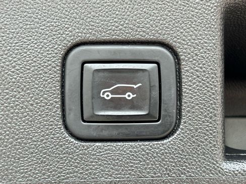 Used 2022 Chevrolet Equinox LT FWD image 19