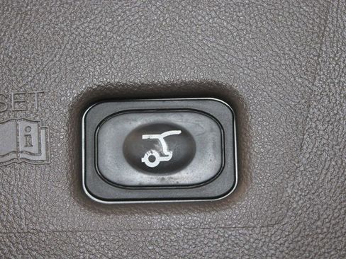 Used 2023 Lincoln Nautilus Reserve w/ Equipment Group 201A image 16