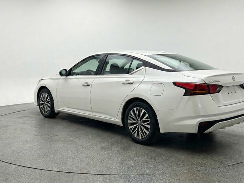 Used 2025 Nissan Altima 2.5 SV image 6