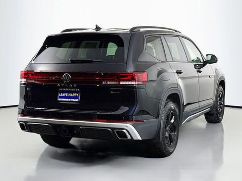 New 2026 Volkswagen Atlas Peak Edition image 7