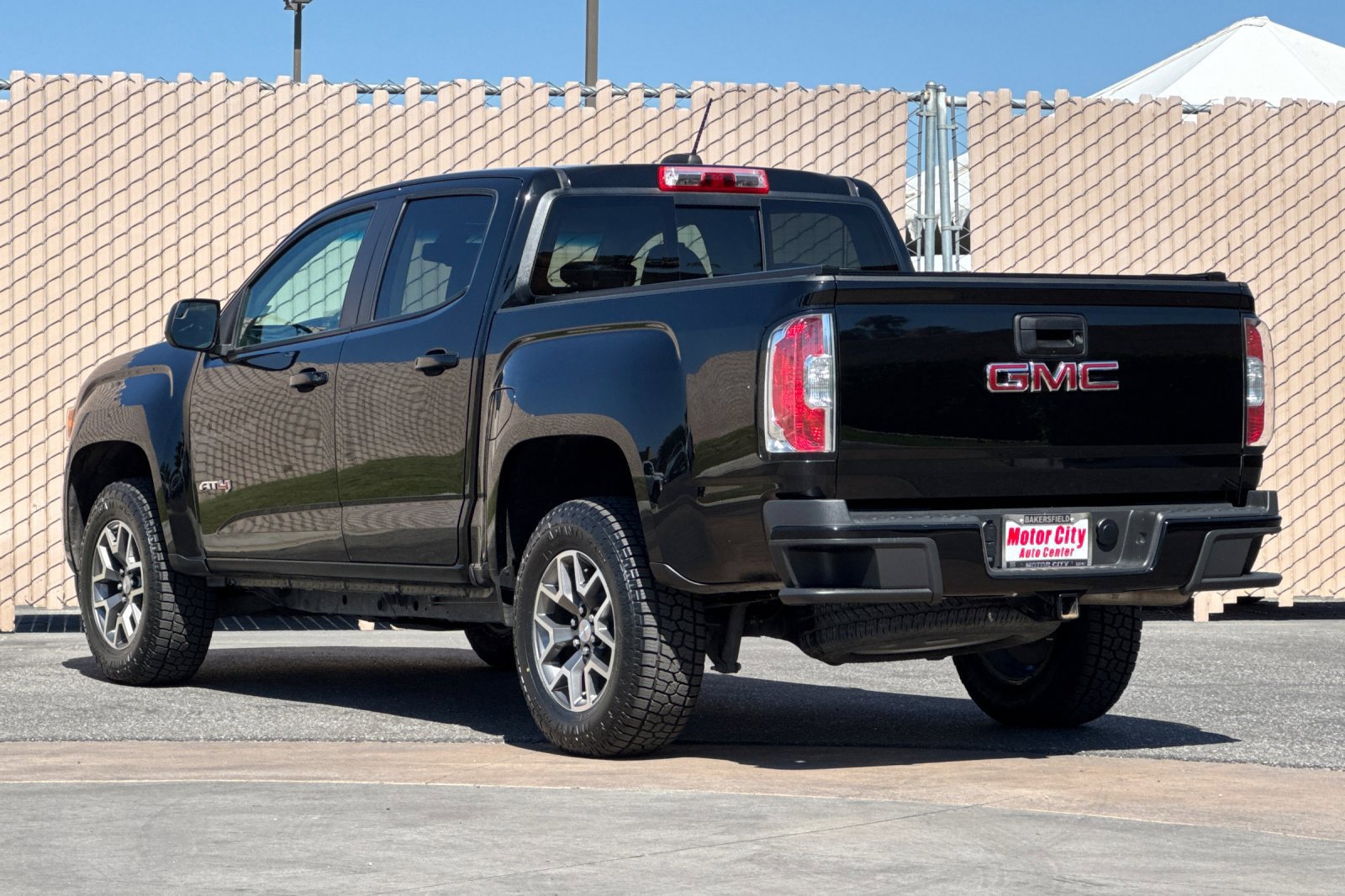 Certified 2022 GMC Canyon AT4 w/ Trailering Package AWD/4WD image 6