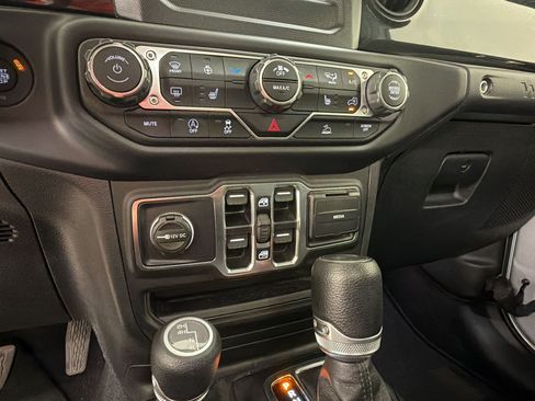 Used 2023 Jeep Wrangler Unlimited Sport AWD/4WD image 18