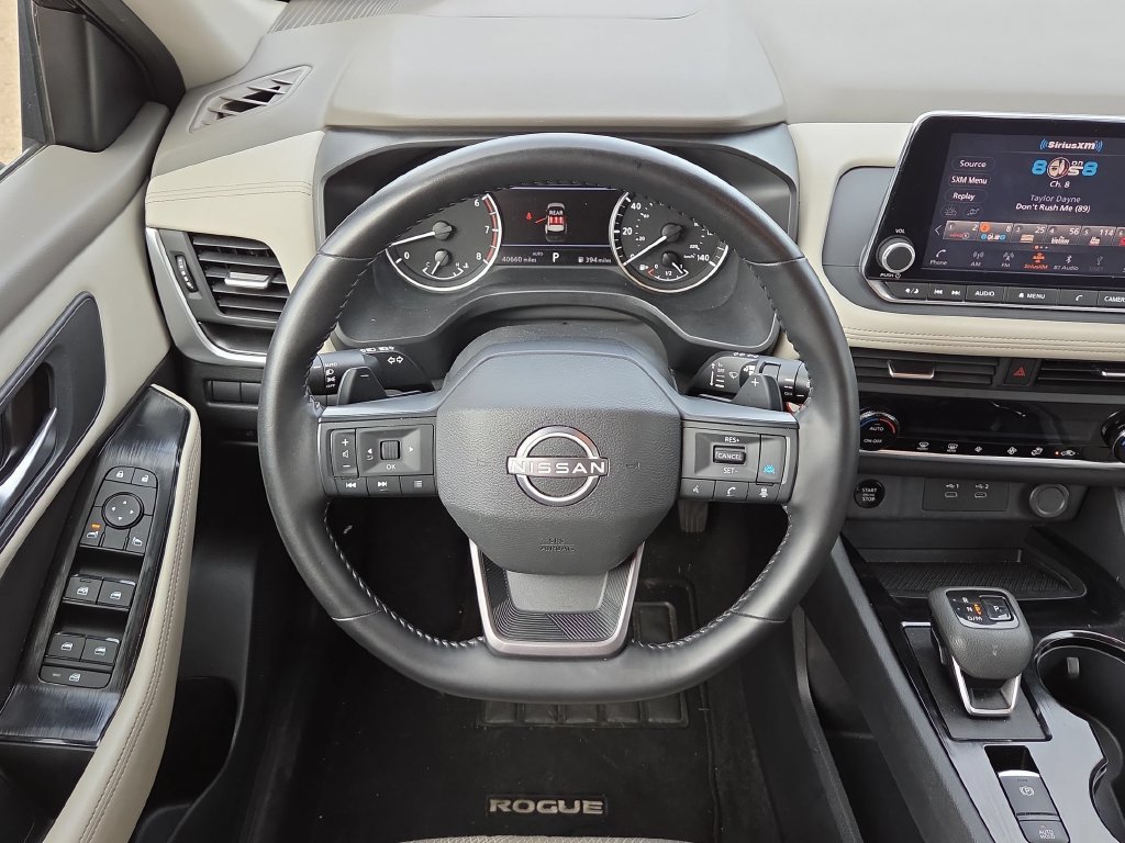 Used 2025 Nissan Rogue SV AWD/4WD image 17