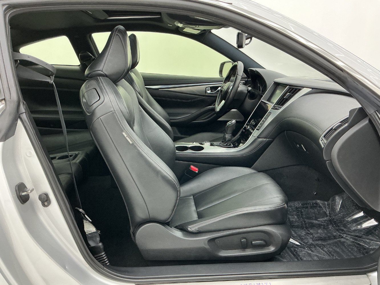 Used 2017 INFINITI Q60 3.0t w/ Premium Plus Package 3.0T AWD/4WD image 15