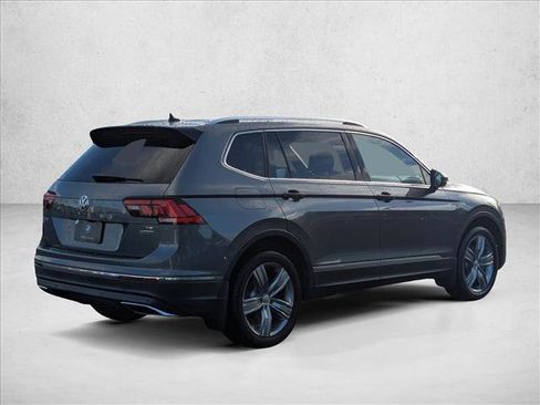 Used 2018 Volkswagen Tiguan SEL Premium image 5