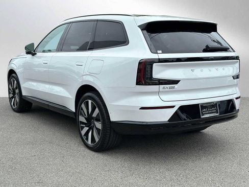 New 2025 Volvo EX90 Plus image 13