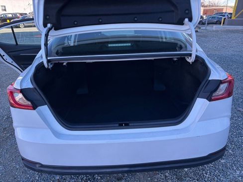 Used 2025 Toyota Camry LE image 27