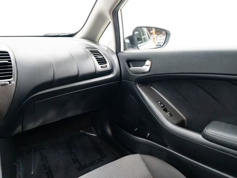 Used 2017 Kia Forte LX FWD image 10