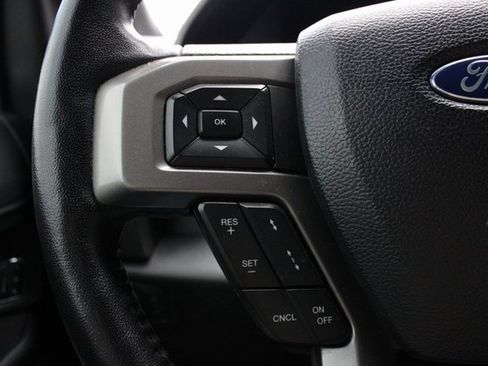 Used 2021 Ford Expedition XLT image 13