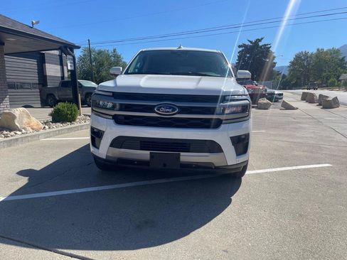 Used 2024 Ford Expedition XLT AWD/4WD image 2