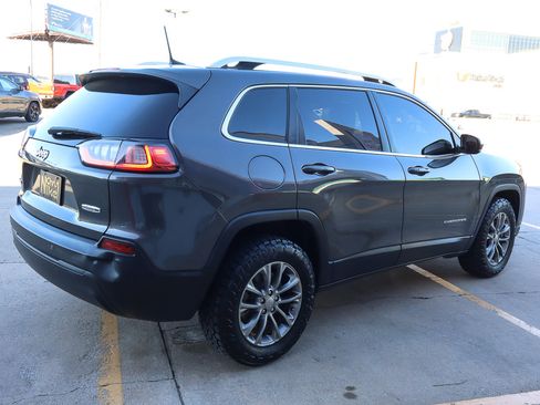 Used 2019 Jeep Cherokee Latitude Plus image 5