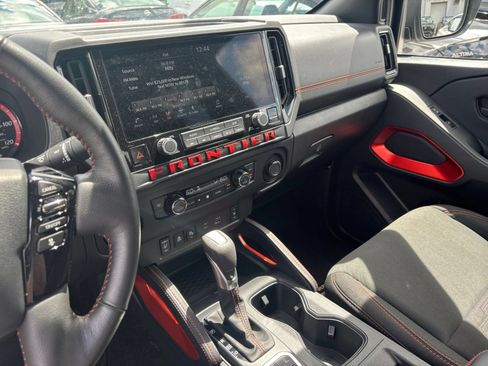 Used 2026 Nissan Frontier PRO-4X AWD/4WD image 16