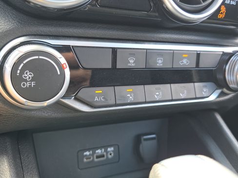 Used 2023 Nissan Sentra SV FWD image 17