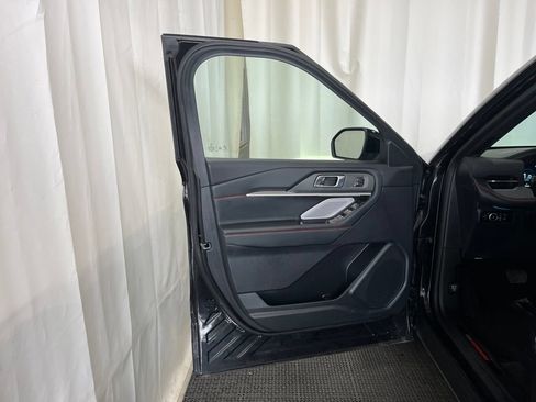 Used 2025 Ford Explorer ST AWD/4WD image 19