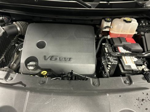 Used 2023 Chevrolet Traverse LT FWD image 27