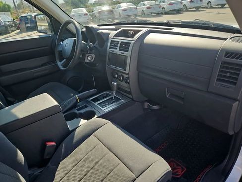 Used 2011 Dodge Nitro Heat image 13
