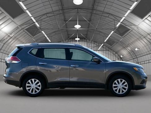 Used 2016 Nissan Rogue SV FWD image 7