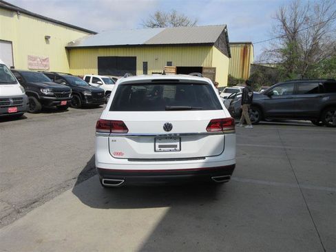 Used 2021 Volkswagen Atlas SE image 4
