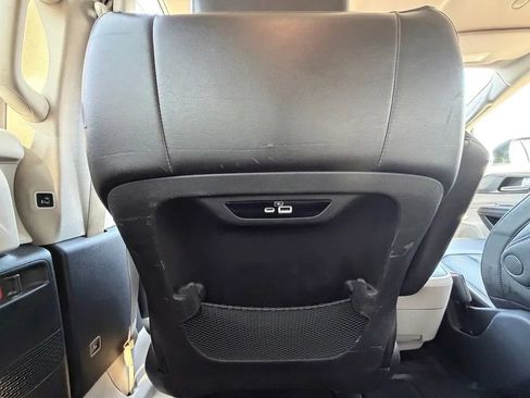 Used 2023 Chrysler Pacifica Touring-L FWD image 29