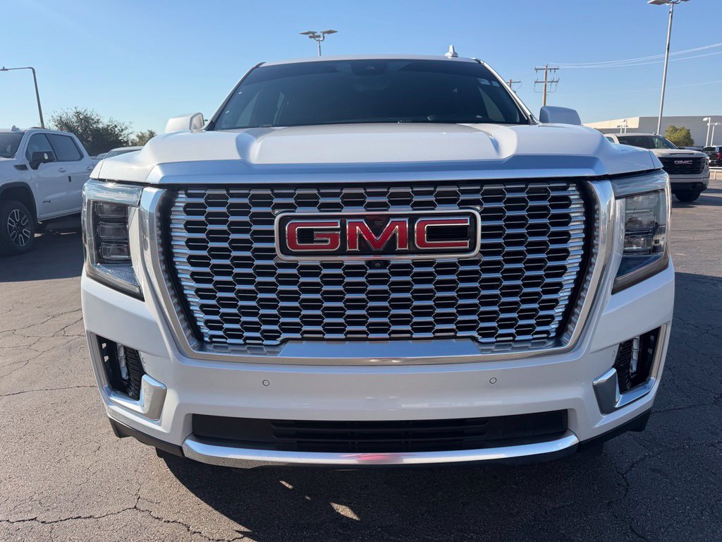 Used 2023 GMC Yukon XL Denali w/ Denali Reserve Package AWD/4WD image 8