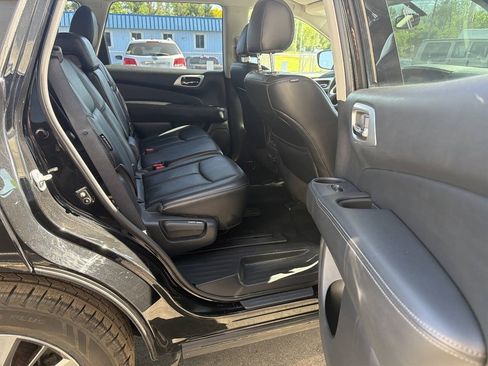 Used 2019 Nissan Pathfinder SL AWD/4WD image 9