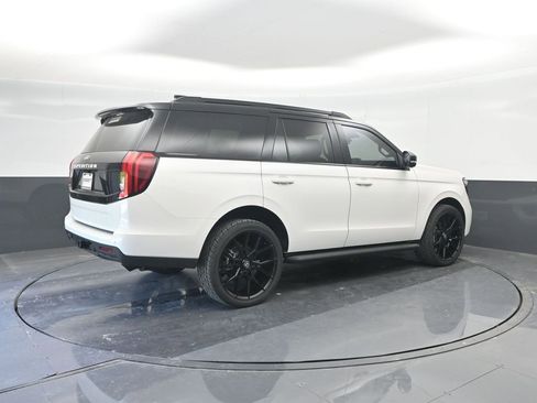 New 2026 Ford Expedition Active RWD image 9