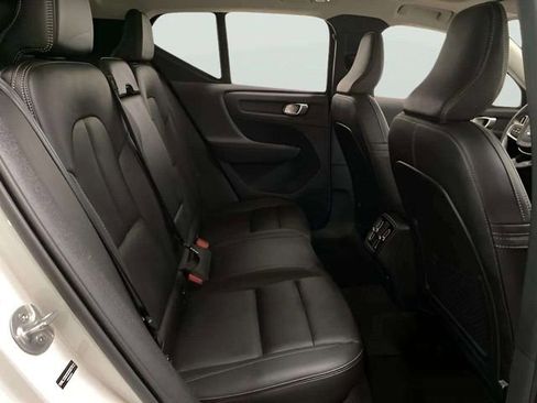 Used 2025 Volvo XC40 B5 Plus image 73