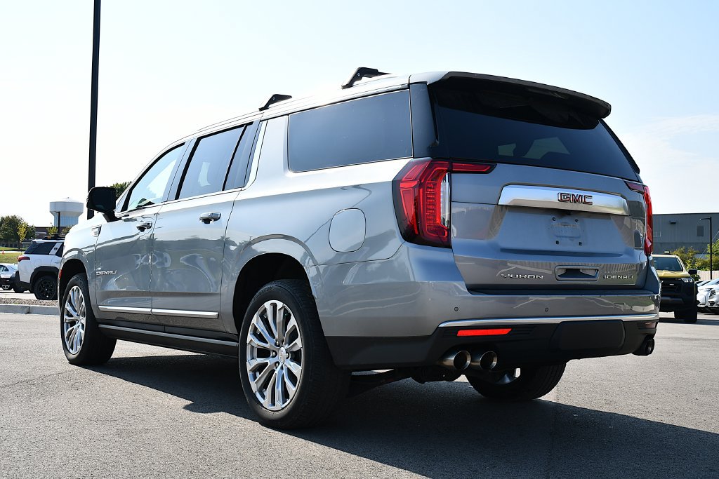 Used 2024 GMC Yukon XL Denali AWD/4WD image 7