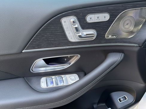 New 2026 Mercedes-Benz GLS 450 4MATIC image 10