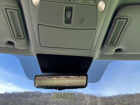 Used 2022 Nissan Armada Platinum w/ Captain's Chairs Package image 18