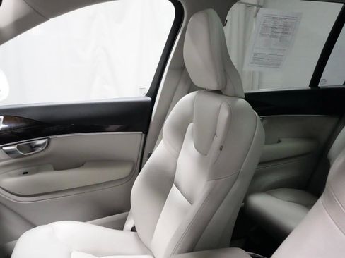 Used 2019 Volvo XC90 T6 Momentum w/ Protection Package Premier AWD/4WD image 33