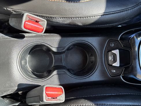 Used 2018 Jeep Compass Limited image 17