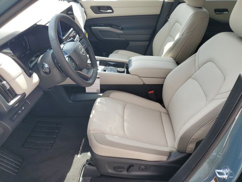 New 2026 Nissan Pathfinder SL image 12