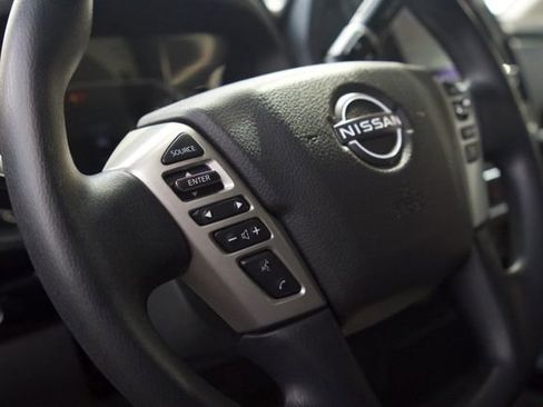 Used 2023 Nissan Titan SV AWD/4WD image 11