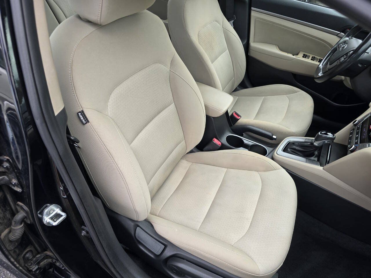 Used 2017 Hyundai Elantra Value Edition w/ Cargo Package FWD image 27