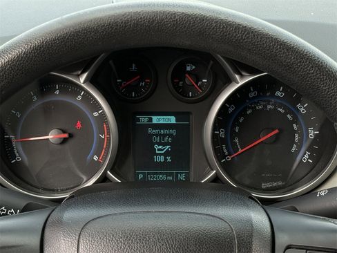 Used 2014 Chevrolet Cruze LS image 15