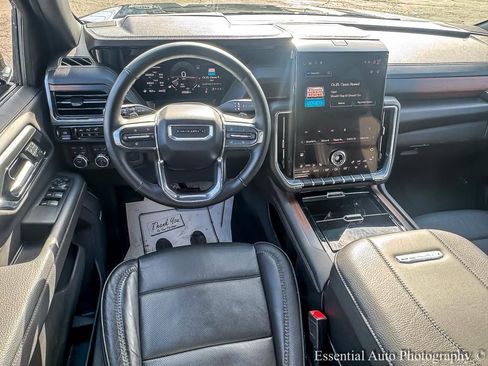 Used 2025 GMC Yukon Denali image 13