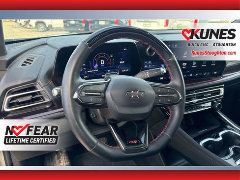 Used 2025 Chevrolet Traverse RS image 28