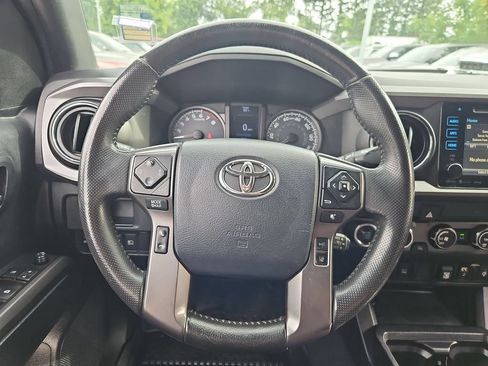 Used 2019 Toyota Tacoma TRD Off-Road AWD/4WD image 20