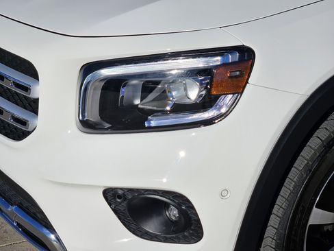 Certified 2022 Mercedes-Benz GLB 250 image 7