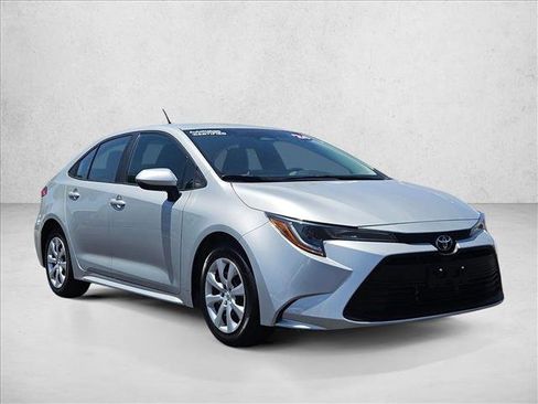 Used 2024 Toyota Corolla LE FWD image 3