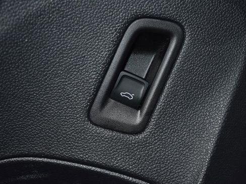 Used 2024 Volkswagen Atlas SEL Premium R-Line image 6