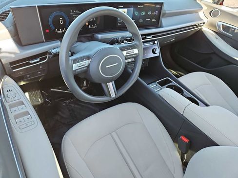 Certified 2025 Hyundai Sonata SEL image 10