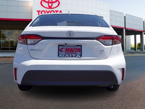 Used 2025 Toyota Corolla LE FWD image 6
