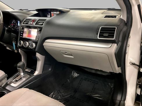 Used 2016 Subaru Forester 2.5i Limited AWD/4WD image 19