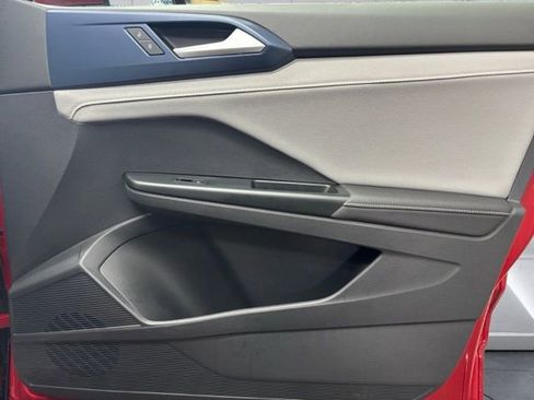 Certified 2024 Volkswagen Taos SE image 26